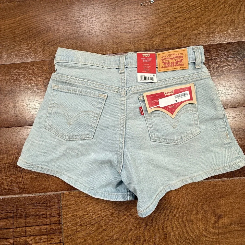 NWT Levis Mini Mom Short Girls 14 Light Blue High Rise Adjustable Waist Denim